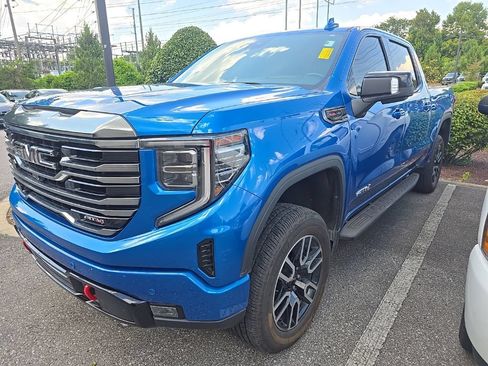 Used 2022 GMC Sierra 1500 AT4 w/ AT4 Premium Package AWD/4WD image 4