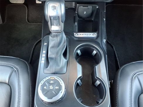 Used 2025 Ford Bronco Outer Banks image 23