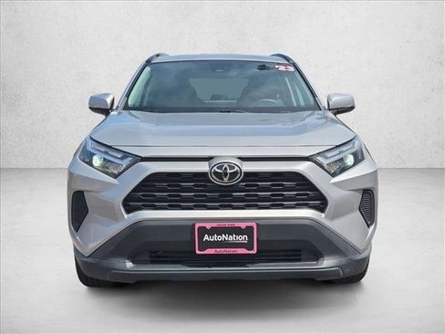 Used 2023 Toyota RAV4 XLE AWD/4WD image 2