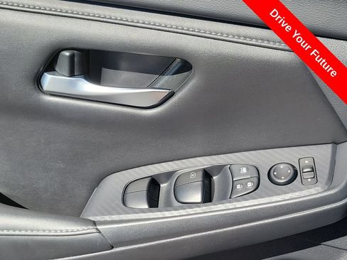 Used 2025 Nissan Sentra SV FWD image 15