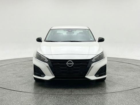 Used 2025 Nissan Altima 2.5 SV image 2