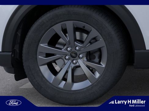 New 2026 Ford Explorer Active AWD/4WD image 19