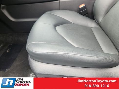 Used 2025 Toyota Grand Highlander AWD image 24
