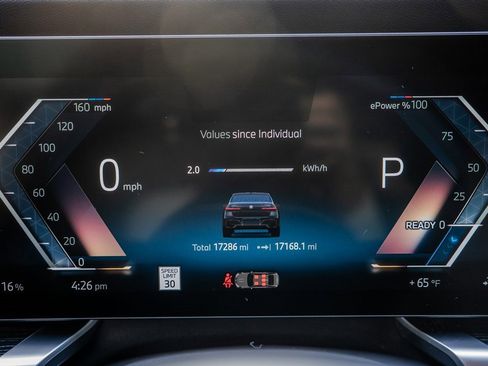 Used 2024 BMW i7 eDrive50 w/ M Sport Package image 9