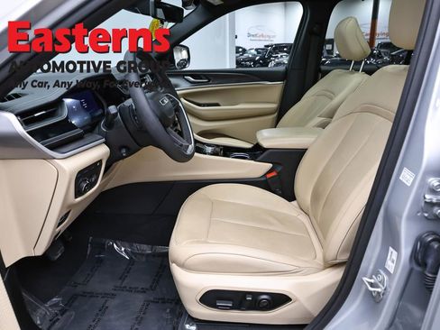 Used 2022 Jeep Grand Cherokee Limited 4xe w/ Luxury Tech Group II AWD/4WD image 14