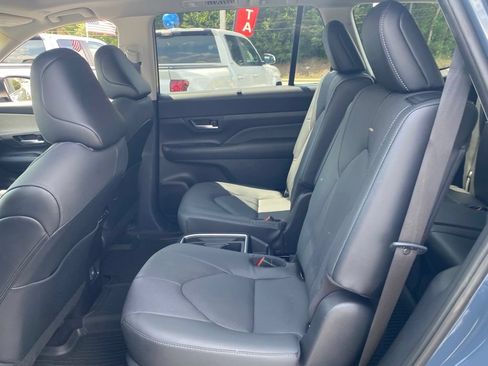 Used 2025 Toyota Grand Highlander AWD Hybrid image 8