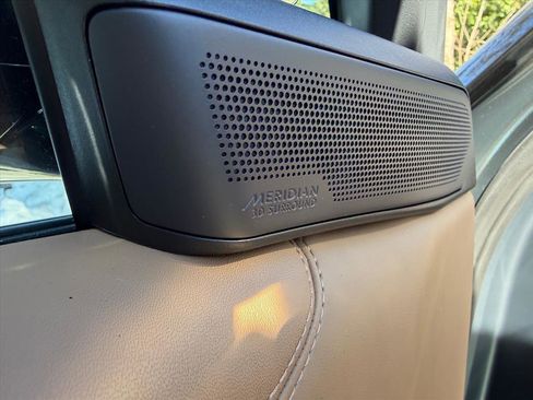 New 2026 Land Rover Range Rover SE image 12