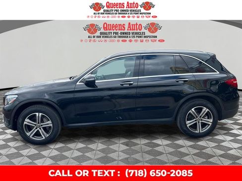 Used 2019 Mercedes-Benz GLC 300 4MATIC w/ Premium Package image 3
