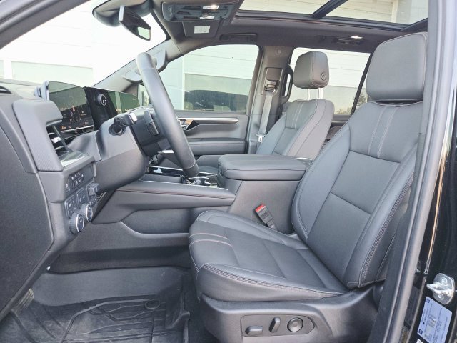 Used 2025 Chevrolet Tahoe RST w/ Comfort Package AWD/4WD image 9