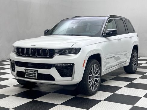 New 2026 Jeep Grand Cherokee Summit AWD/4WD image 4