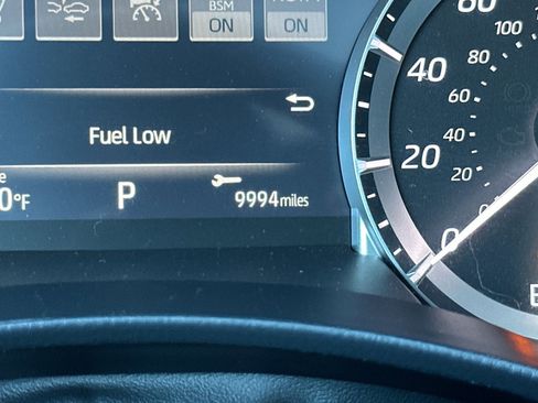 Used 2023 Toyota Highlander XLE image 31