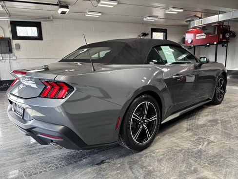 Used 2024 Ford Mustang Convertible image 10
