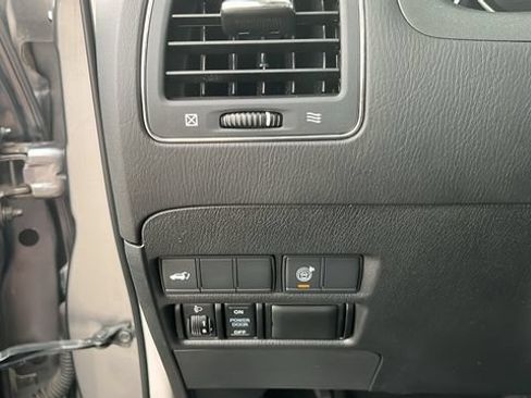 Used 2018 Nissan Armada SL w/ Premium Package RWD image 8
