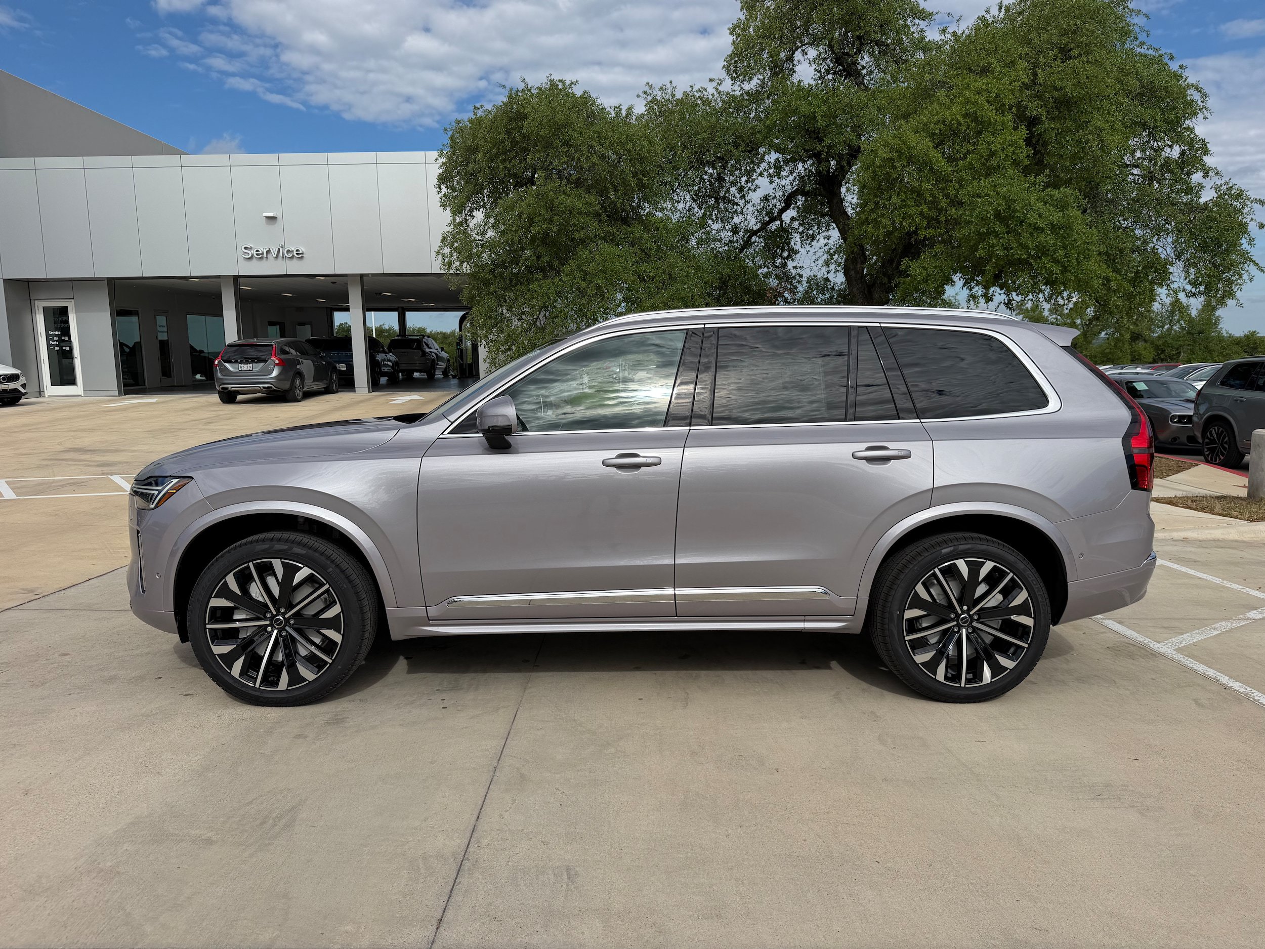 New 2026 Volvo XC90 B6 Plus w/ Protection Package Premier AWD/4WD image 3