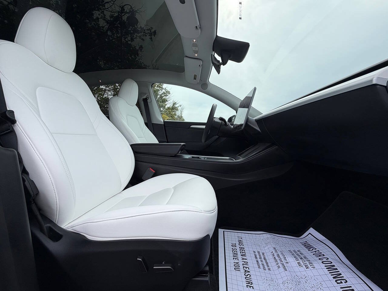 Used 2024 Tesla Model Y Long Range AWD/4WD image 16