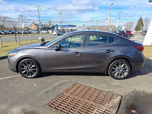 Used 2018 MAZDA MAZDA3 Touring image 8