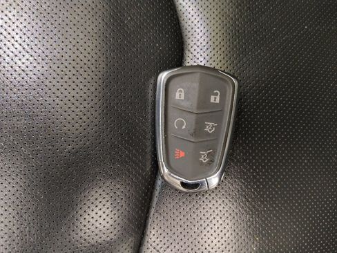 Used 2017 Cadillac Escalade Platinum image 32