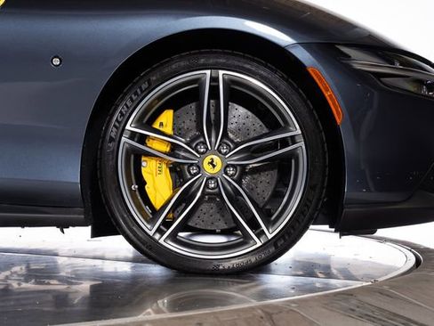 Used 2025 Ferrari Roma Spider RWD image 19