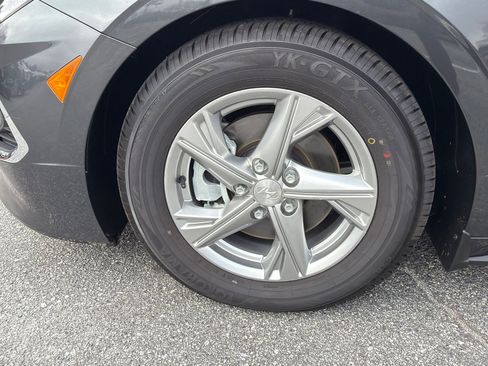 Used 2022 Hyundai Sonata SE image 11