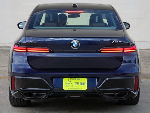 Used 2023 BMW 760i xDrive AWD/4WD image 55