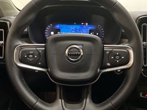 Used 2025 Volvo XC40 B5 Core AWD/4WD image 42