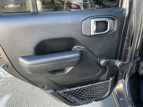 Certified 2021 Jeep Gladiator Sport image 32