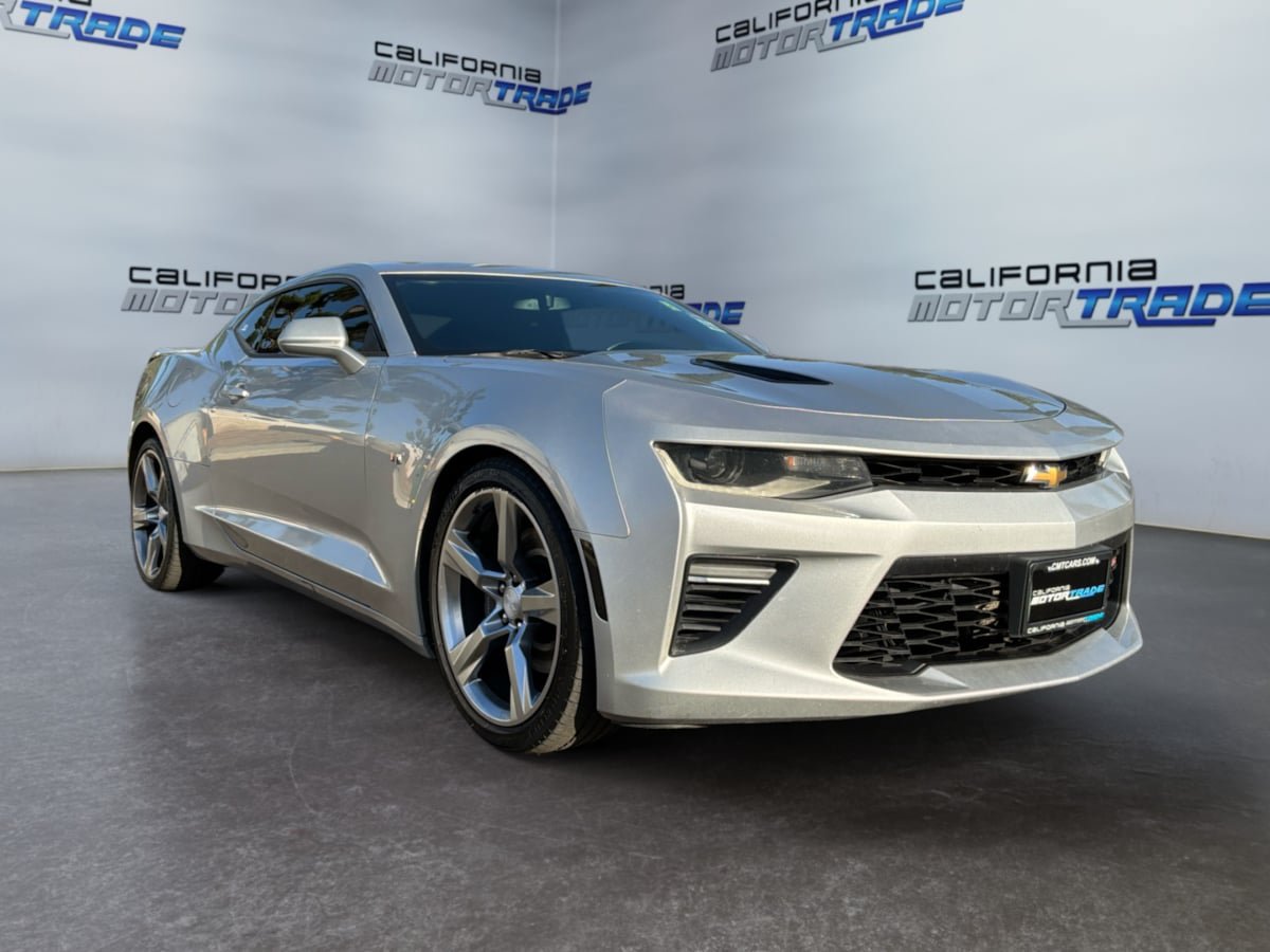 Used 2017 Chevrolet Camaro SS RWD image 3