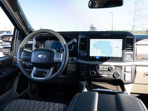 Used 2025 Ford F250 Platinum w/ Platinum Plus Package AWD/4WD image 46