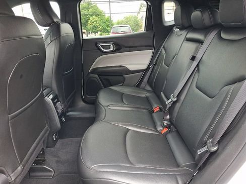 Used 2025 Jeep Compass Limited AWD/4WD image 12