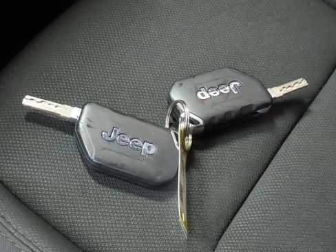 Used 2021 Jeep Wrangler Unlimited Sport image 17