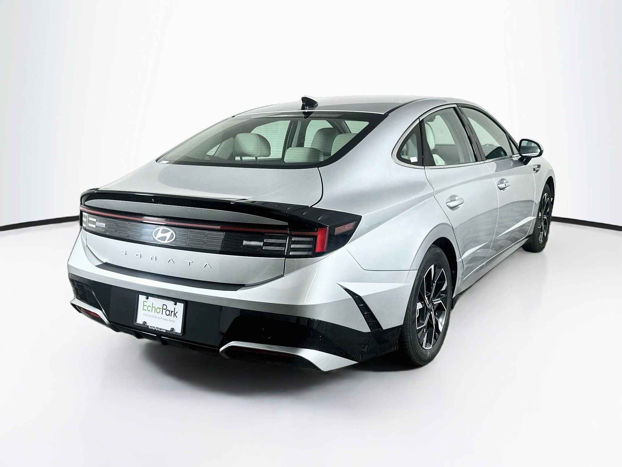 Used 2025 Hyundai Sonata SEL FWD image 9