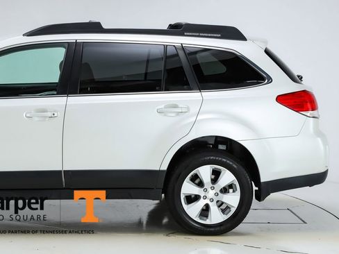 Used 2011 Subaru Outback 2.5i Premium image 4