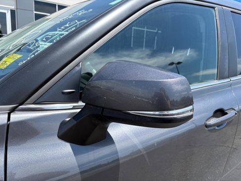 Used 2024 Toyota Highlander LE FWD image 13