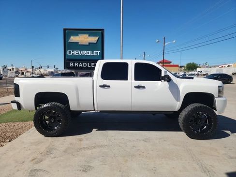 Used 2008 Chevrolet Silverado 2500 LT w/ 2LT Convenience Package RWD image 3