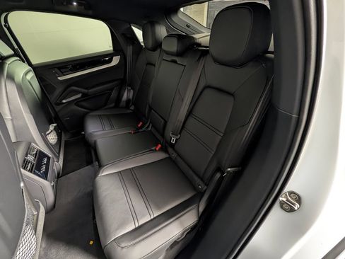 New 2026 Porsche Cayenne Coupe AWD/4WD image 24