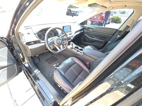 Used 2022 Nissan Altima 2.5 SR w/ Midnight Edition Package FWD image 12