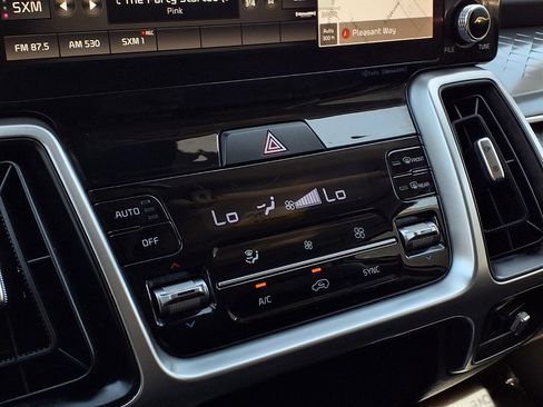 Used 2022 Kia Sorento S w/ Panoramic Sunroof Package FWD image 10