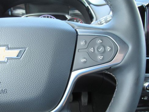 Used 2023 Chevrolet Traverse Premier FWD image 27