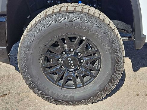 New 2026 Chevrolet Silverado 2500 ZR2 w/ LPO, Dark Essentials Package AWD/4WD image 12