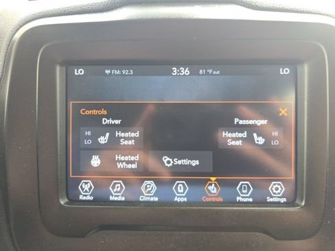 Used 2021 Jeep Renegade Latitude w/ Convenience Group AWD/4WD image 20
