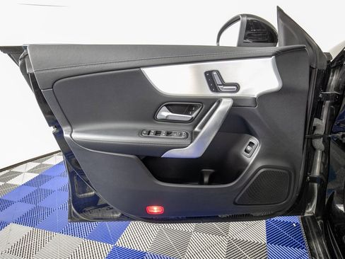 Used 2025 Mercedes-Benz CLA 250 image 12