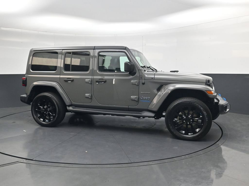 Used 2022 Jeep Wrangler Unlimited Sahara AWD/4WD image 4