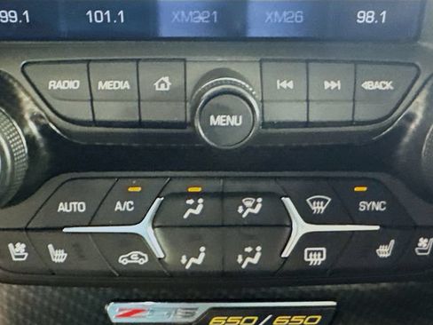 Used 2015 Chevrolet Corvette Z06 w/ 3LZ Preferred Equipment Group RWD image 17