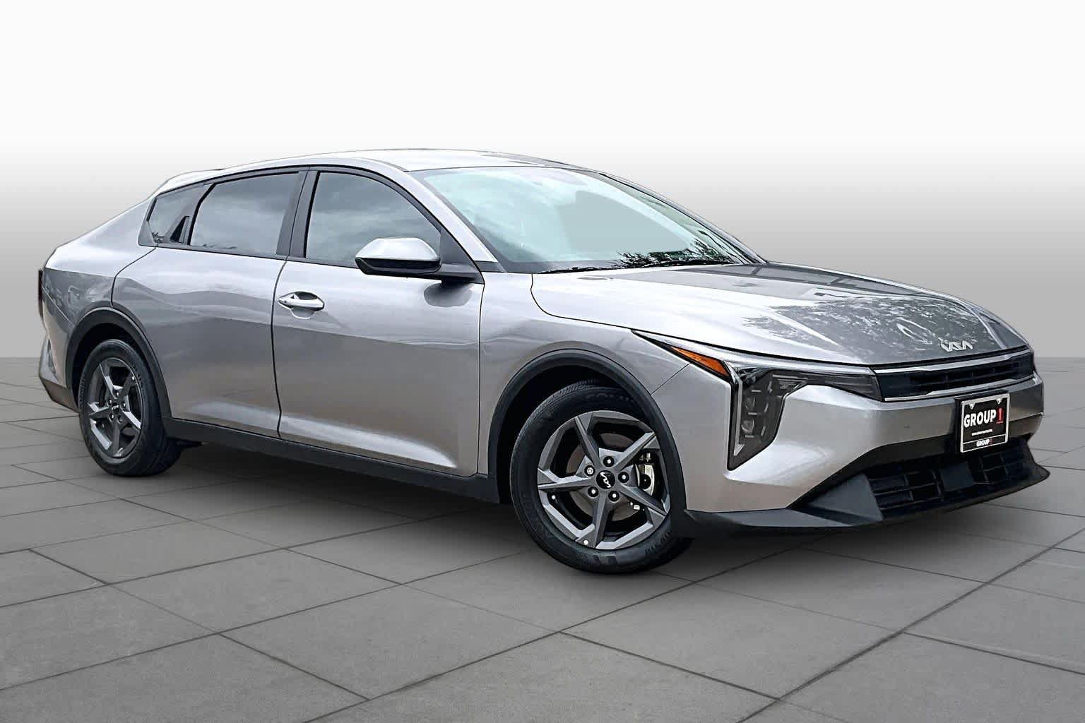 Used 2025 Kia K4 FWD image 3