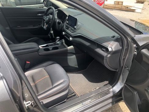 Used 2019 Nissan Altima 2.5 SR w/ SR Premium Package FWD image 8