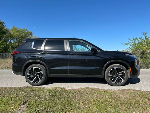 Used 2024 Mitsubishi Outlander SE image 6