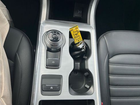 Used 2022 Ford Edge SEL w/ Convenience Package image 28