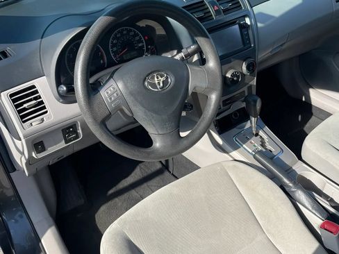 Used 2013 Toyota Corolla LE FWD image 43