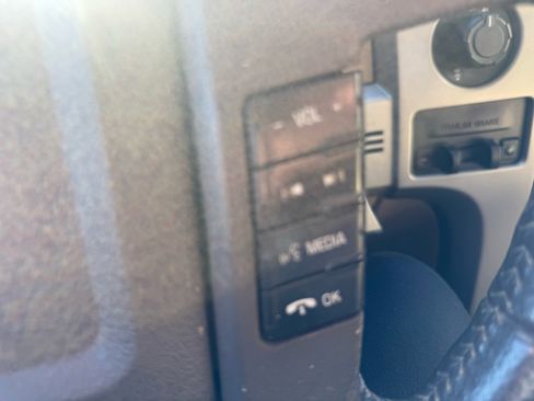 Used 2011 Ford F150 Lariat w/ Lariat Chrome Pkg image 17