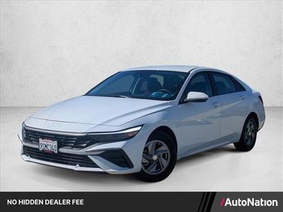 Used 2025 Hyundai Elantra SE